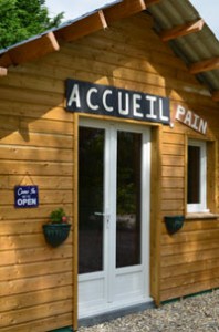 Chalet accueil Camping Les Pommiers dans l'Eure en Normandie, près du calvados